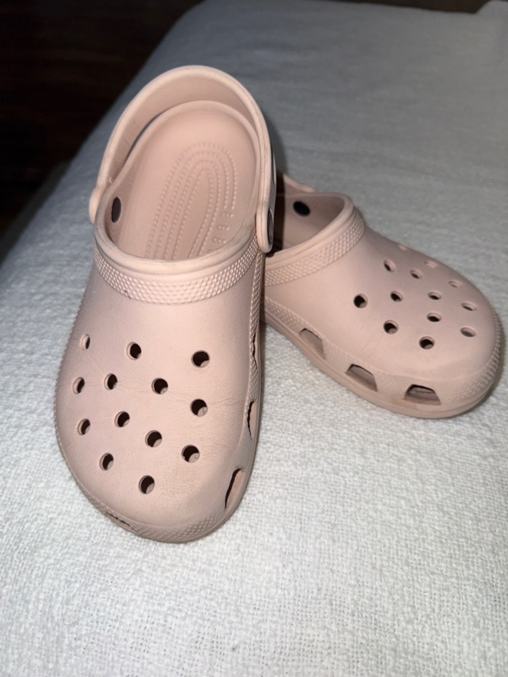 Crocs Kids Lightweight Pink Clog Shoes J 2